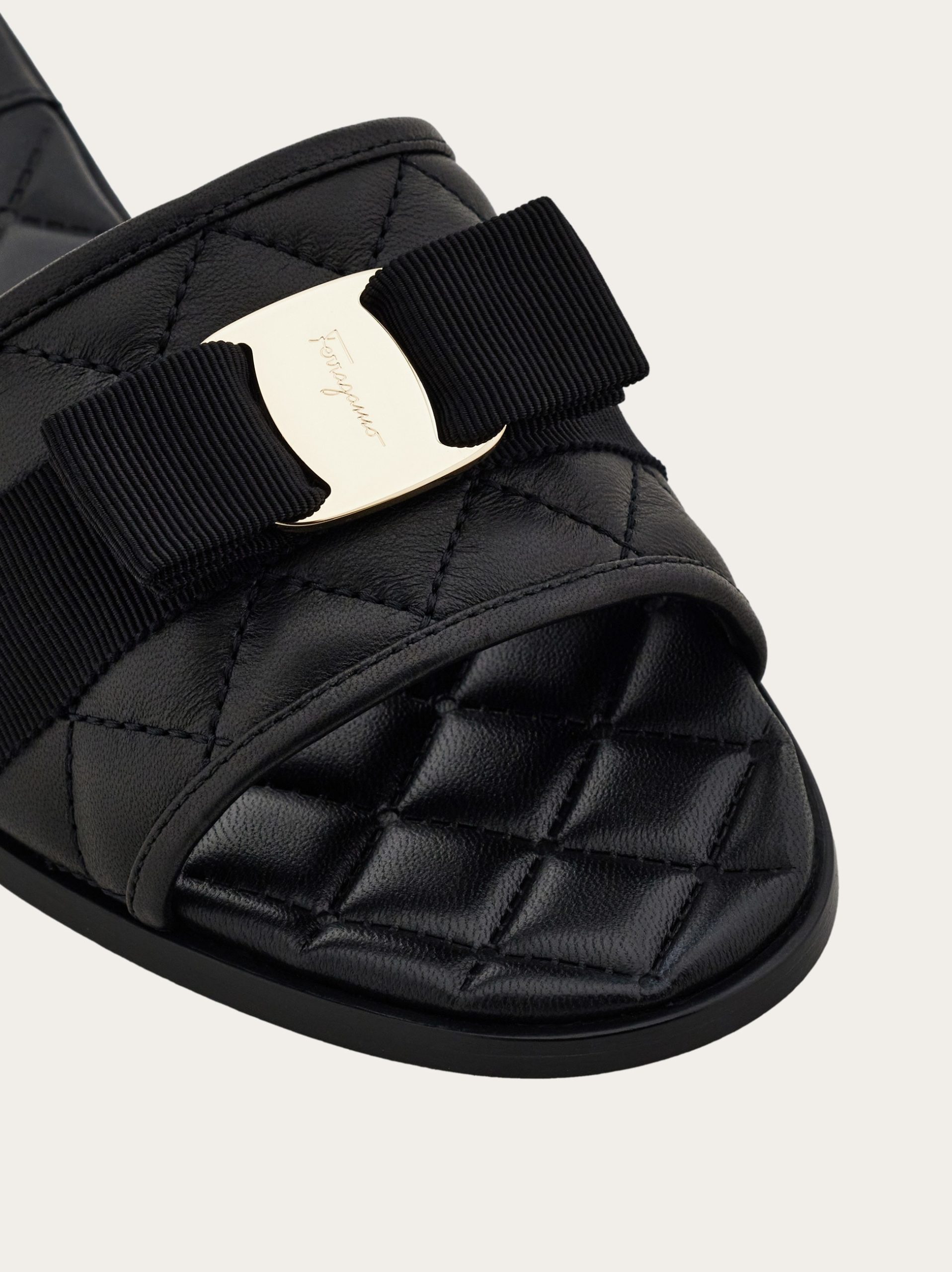 Ferragamo Vara bow quilted slide - Image 2